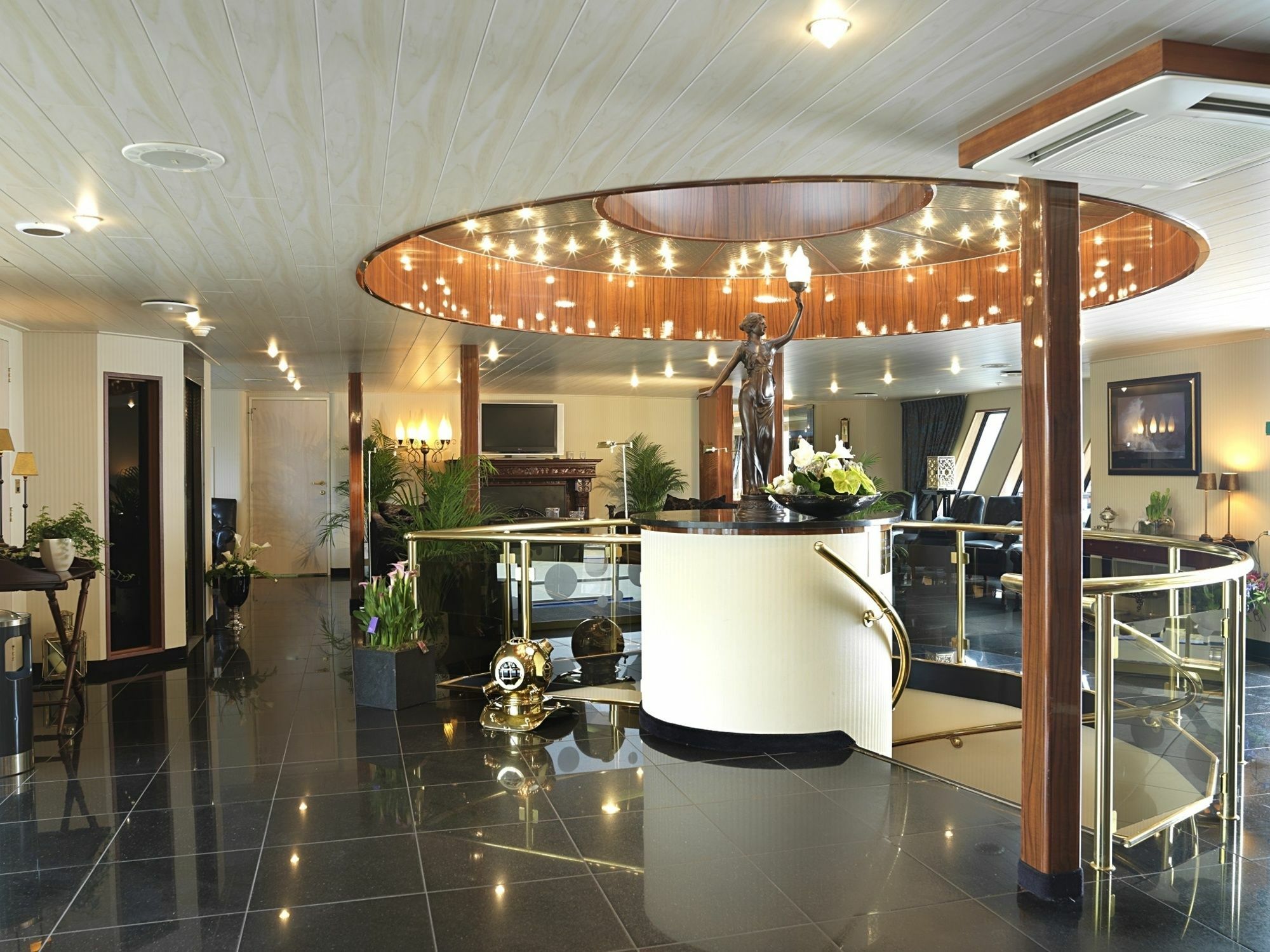 Crossgates Hotelship 3 Star - Altstadt - Hotel 3*